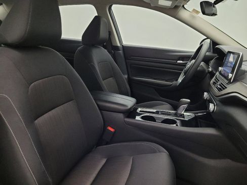 Used 2024 Nissan Altima 2.5 SV FWD image 21