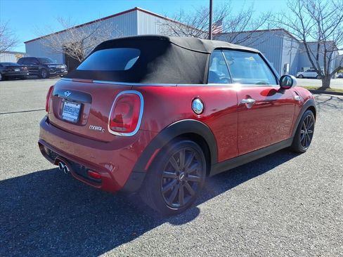 Used 2018 MINI Cooper S image 3