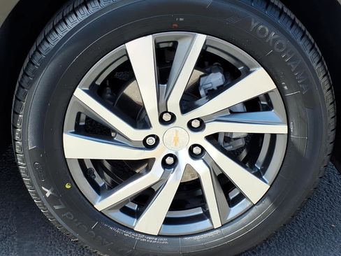 Used 2024 Chevrolet Equinox Premier image 10