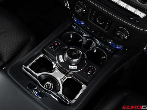 Used 2019 Rolls-Royce Wraith RWD image 29