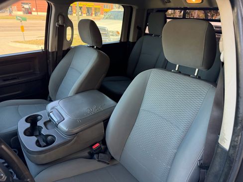 Used 2018 RAM 2500 Tradesman w/ Chrome Appearance Group image 23