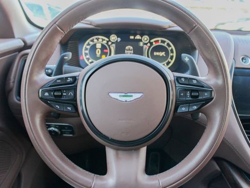Used 2022 Aston Martin DBX image 12