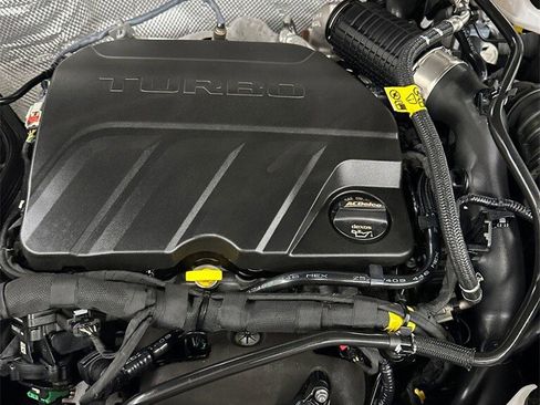 Used 2025 Buick Envista Avenir image 7