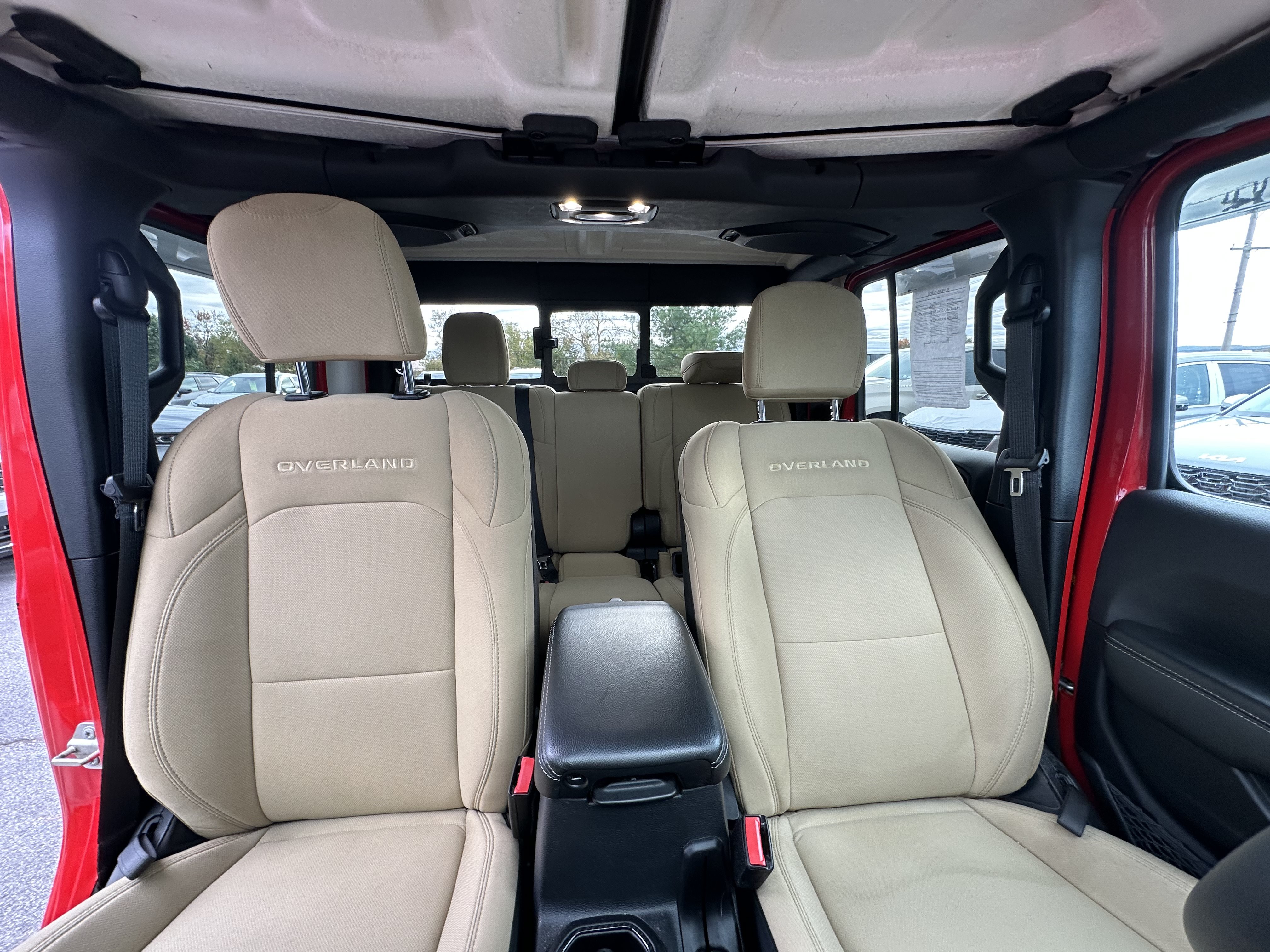 Used 2023 Jeep Gladiator Overland AWD/4WD image 18