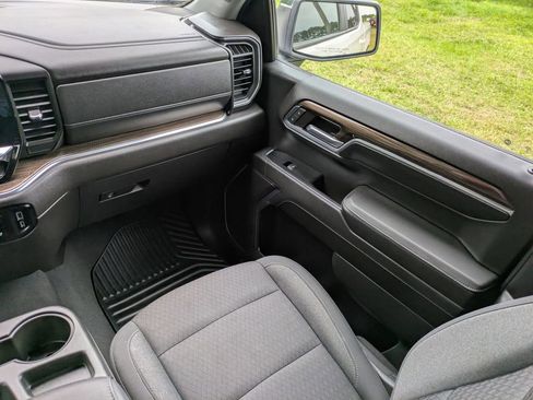Used 2023 Chevrolet Silverado 1500 LT AWD/4WD image 17
