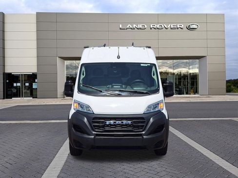 Used 2024 RAM ProMaster 2500 FWD image 2