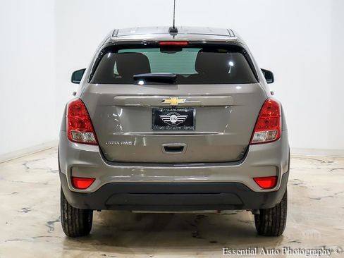 Used 2022 Chevrolet Trax LS w/ Tint and Cruise Package image 7