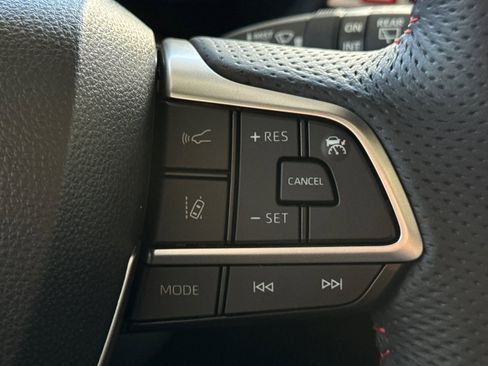 Certified 2025 Toyota Sienna XSE image 33