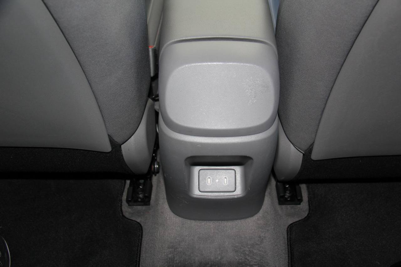 Used 2024 Hyundai Elantra SEL FWD image 28
