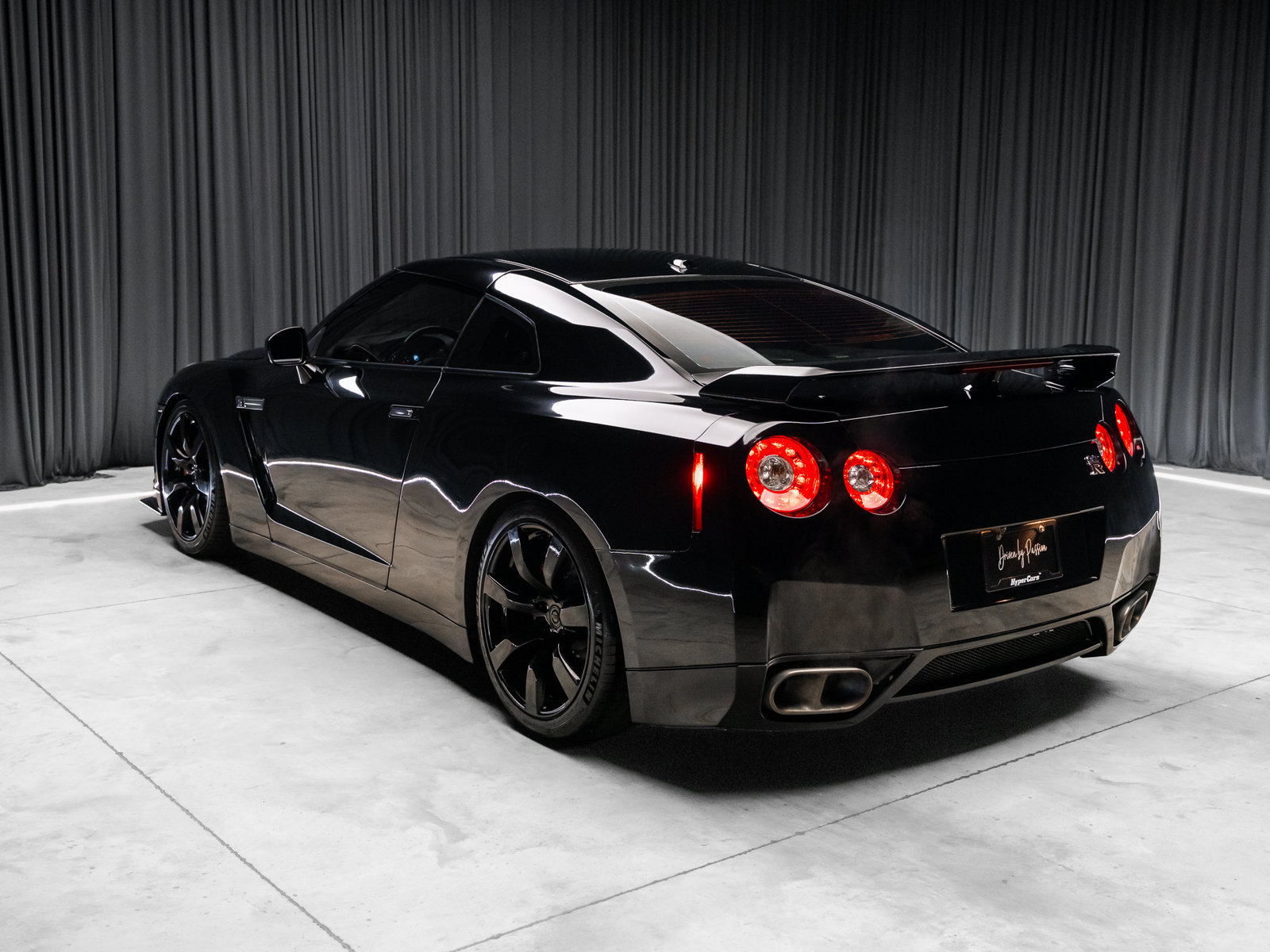 Used 2009 Nissan GT-R Premium AWD/4WD image 6