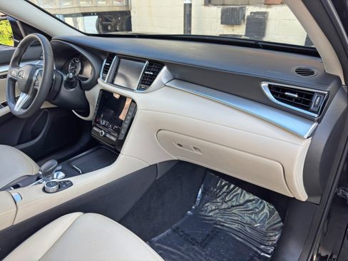 Used 2020 INFINITI QX50 Essential w/ Convenience Package AWD/4WD image 14
