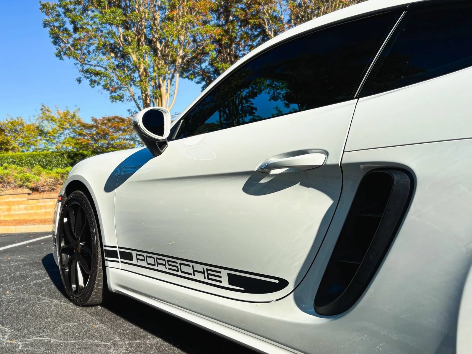 Used 2018 Porsche 718 Cayman RWD image 8