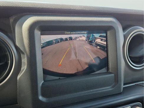 Used 2022 Jeep Wrangler Unlimited Sport image 18