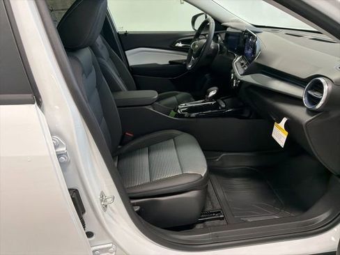 New 2026 Chevrolet Trax LT w/ Driver Confidence Package image 19