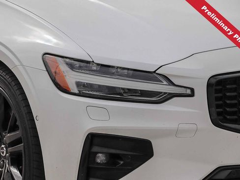 Used 2023 Volvo S60 B5 Plus w/ Climate Package FWD image 4