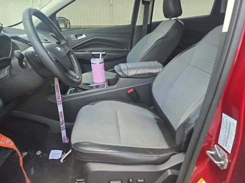 Used 2018 Ford Escape SE w/ SE Sport Appearance Package FWD image 18