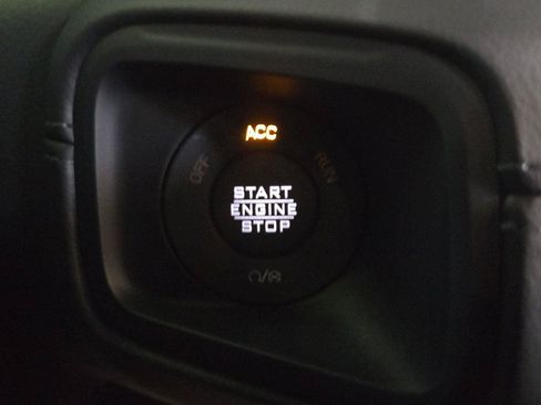 Used 2026 Jeep Wrangler Unlimited Sahara AWD/4WD image 17