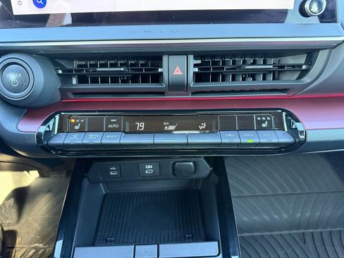 Used 2024 Toyota Prius Prime XSE Premium image 28