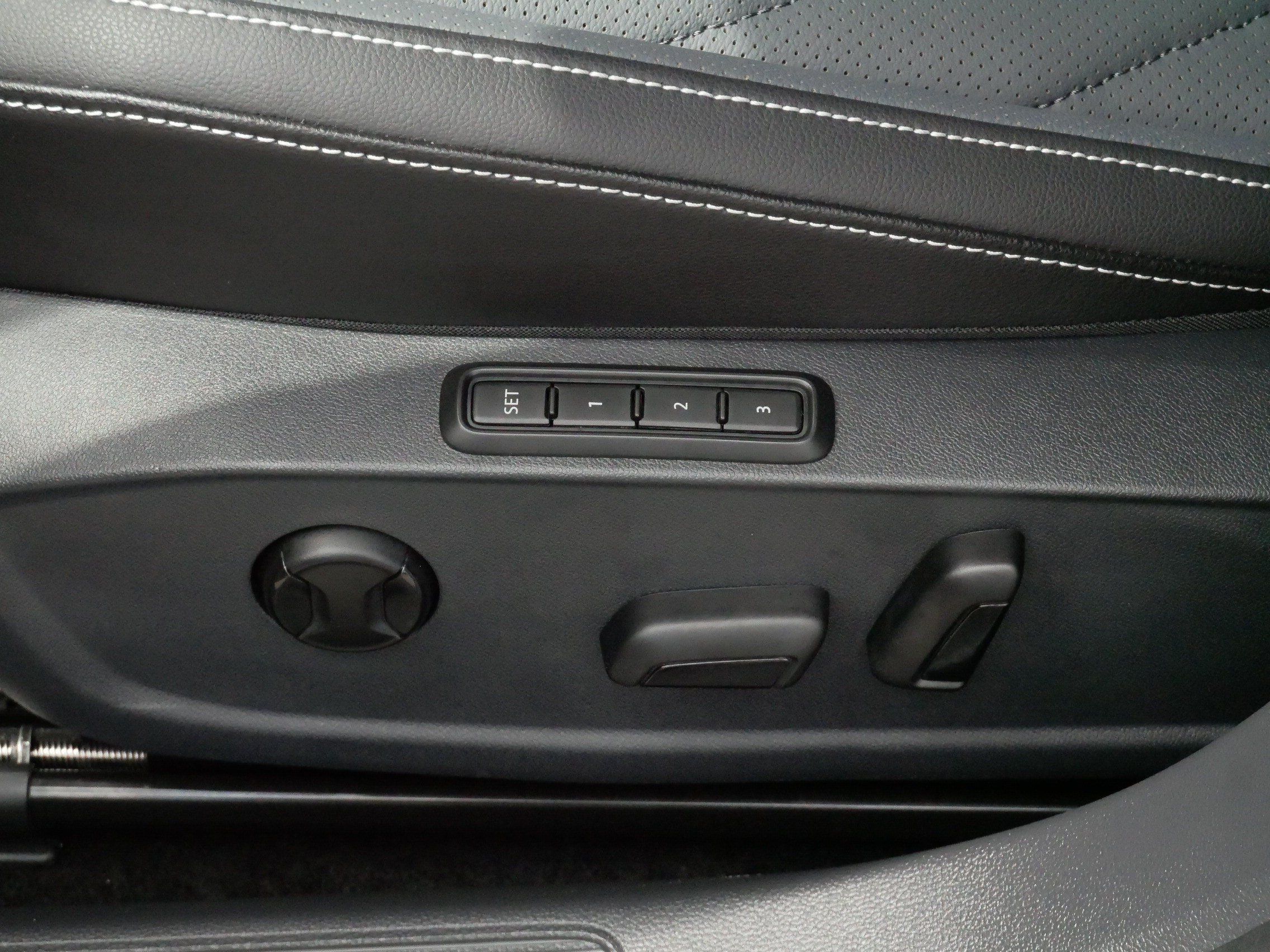 Certified 2026 Volkswagen Jetta SEL FWD image 20
