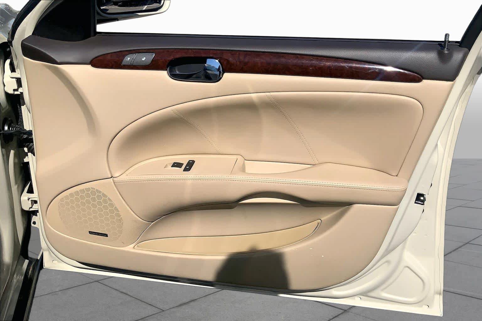 Used 2010 Buick Lucerne CXL FWD image 21