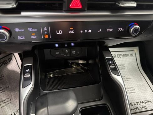 Certified 2024 Kia Sorento S w/ Panoramic Sunroof Package FWD image 39