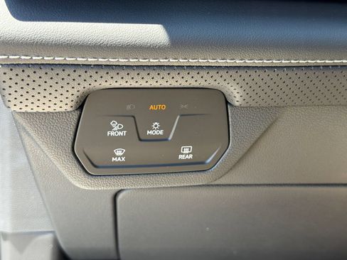 New 2026 Volkswagen Atlas Cross Sport SE AWD/4WD image 29