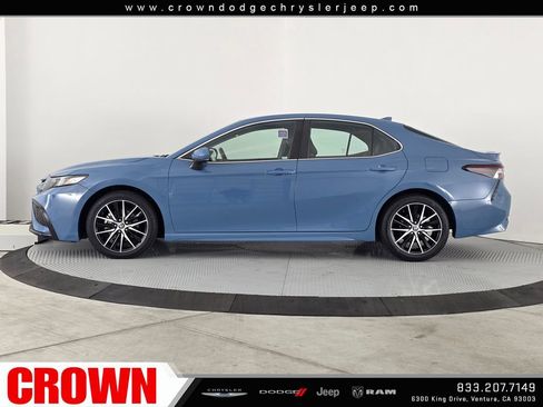 Used 2024 Toyota Camry SE FWD image 4