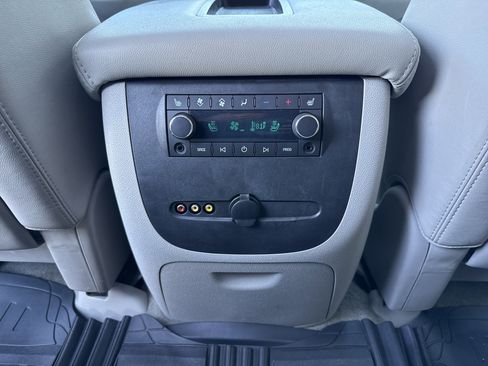 Used 2013 Chevrolet Tahoe LT w/ Luxury Package image 28