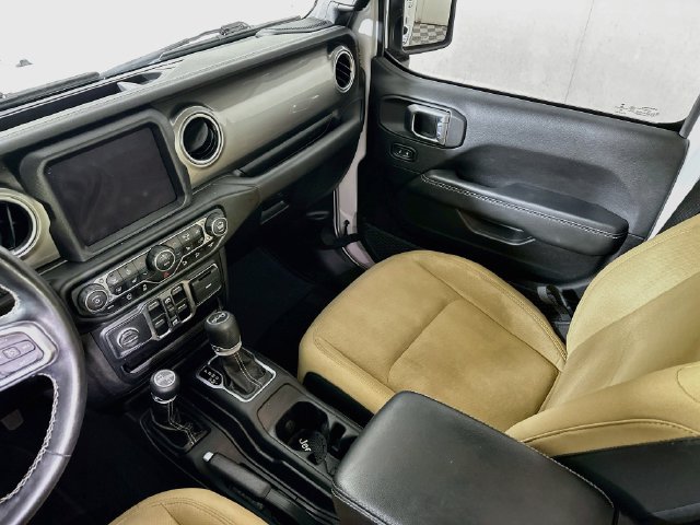 Used 2020 Jeep Wrangler Unlimited Sahara AWD/4WD image 28
