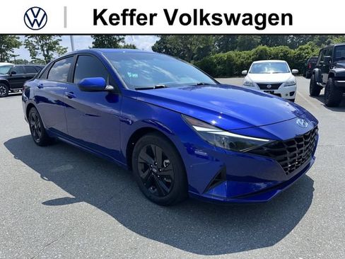 Used 2023 Hyundai Elantra Blue FWD image 7