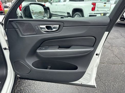 Used 2023 Volvo XC60 B5 Plus w/ Climate Package image 15