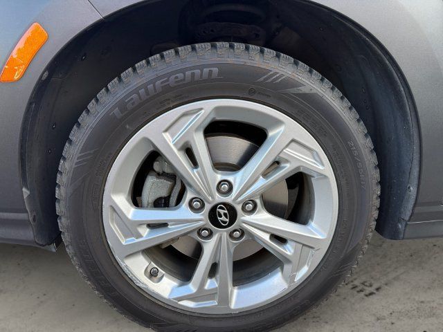 Certified 2023 Hyundai Kona SEL AWD/4WD image 9