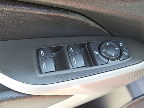 Used 2024 Chevrolet Trax RS w/ Driver Confidence Package FWD image 23