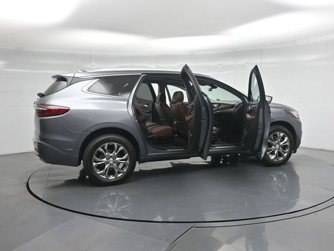 Used 2020 Buick Enclave Avenir w/ Avenir Technology Package FWD image 4