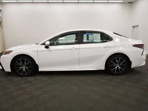 Used 2024 Toyota Camry SE AWD/4WD image 4