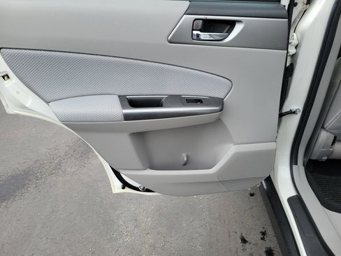 Used 2012 Subaru Forester 2.5X Premium w/ All-Weather Pkg image 14