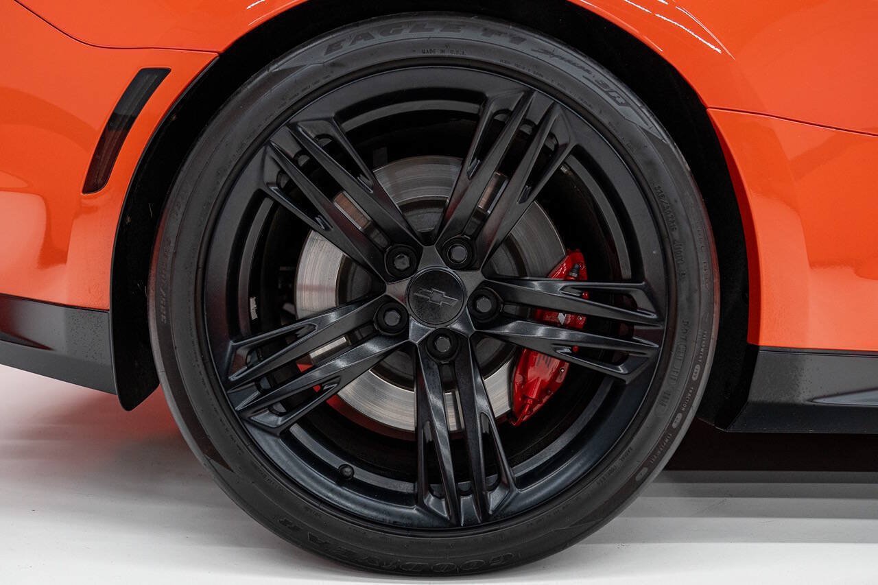 Used 2019 Chevrolet Camaro ZL1 RWD image 56