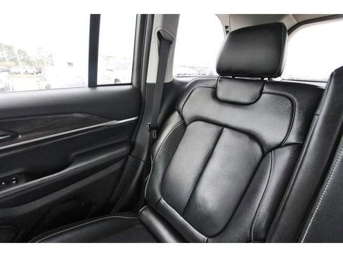Used 2023 Jeep Grand Cherokee Limited RWD image 13