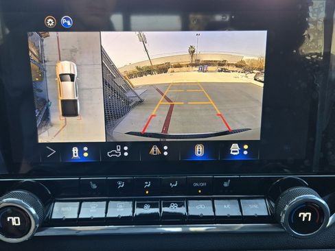 Used 2026 Chevrolet Colorado LT w/ LT Convenience Package image 13