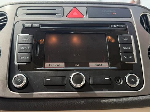 Used 2011 Volkswagen Tiguan S AWD/4WD image 18