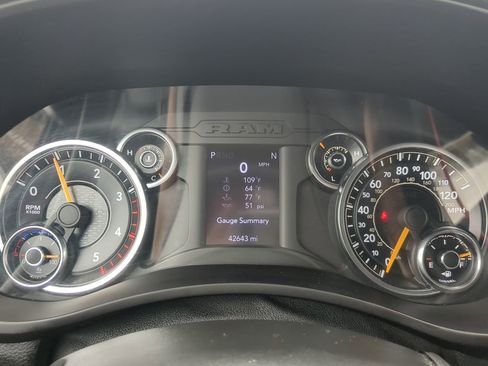 Used 2022 RAM 5500 Tradesman w/ Chrome Appearance Group image 22