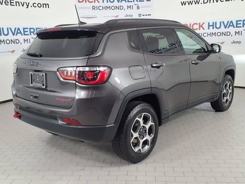 Used 2022 Jeep Compass Trailhawk AWD/4WD image 4