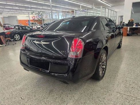 Used 2013 Chrysler 300 C RWD image 4