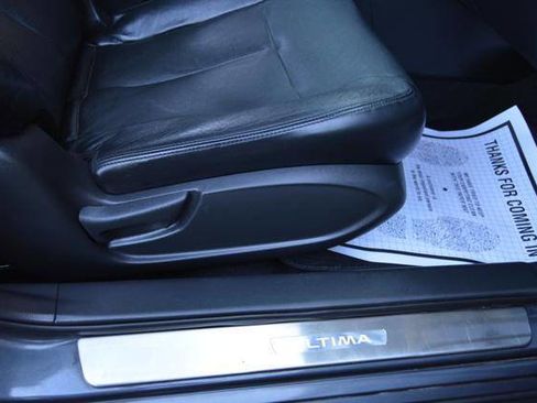 Used 2013 Nissan Altima 2.5 SL w/ Technology Pkg image 29