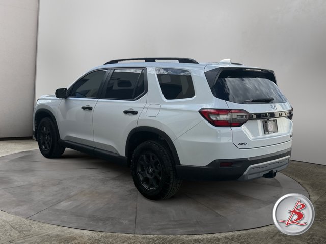 Used 2025 Honda Pilot TrailSport image 5