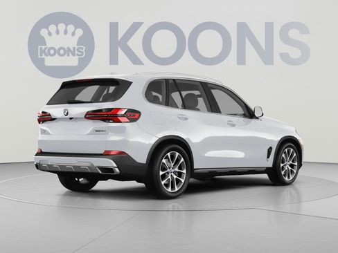 Used 2024 BMW X5 xDrive40i w/ Premium Package AWD/4WD image 4