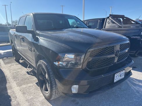 Used 2018 RAM 1500 Express w/ Black Ram 1500 Express Group image 4