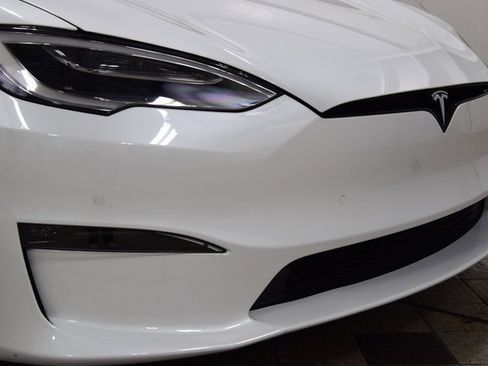 Used 2021 Tesla Model S Plaid image 13