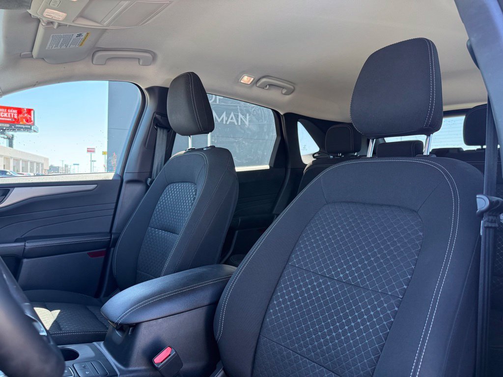 Used 2023 Ford Escape Active AWD/4WD image 17