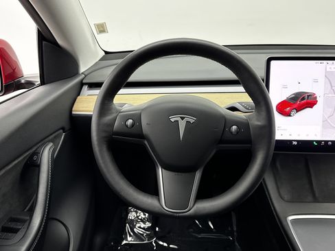 Used 2021 Tesla Model Y Long Range image 26
